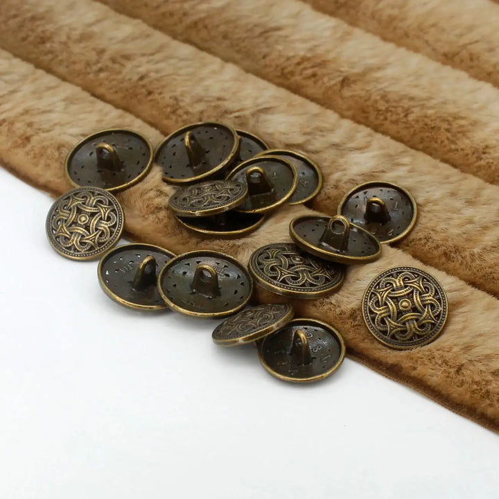 Combo Pack: Emerald-Eyed Leopard Brooch & Celtic Pattern Buttons