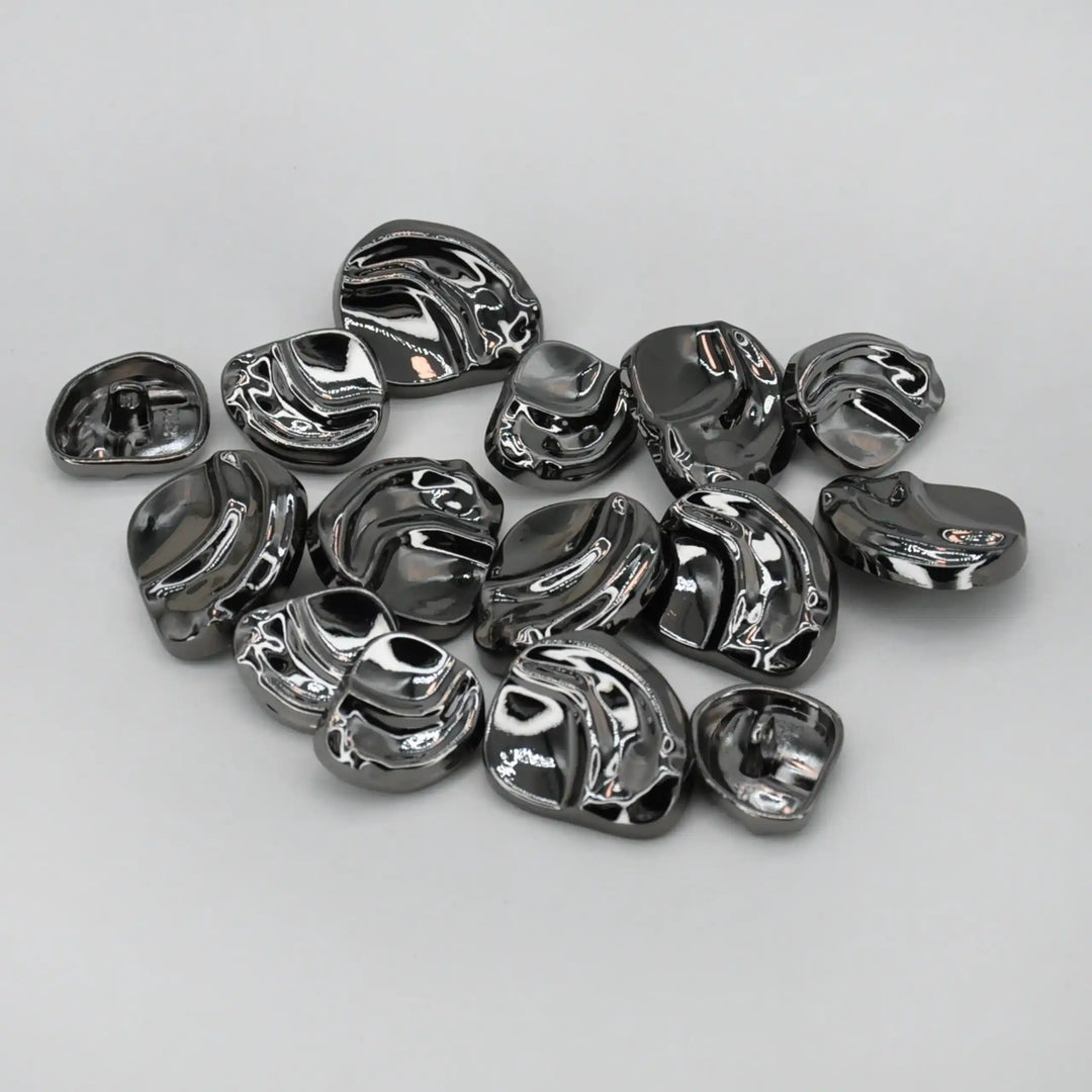 Organic Shape Hammered Button | 15mm(24L), 18mm(28L) & 23mm(36L)