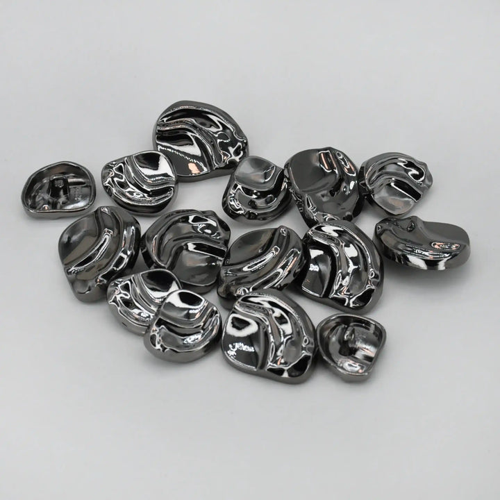 Organic Shape Hammered Button | 15mm(24L), 18mm(28L) & 23mm(36L)