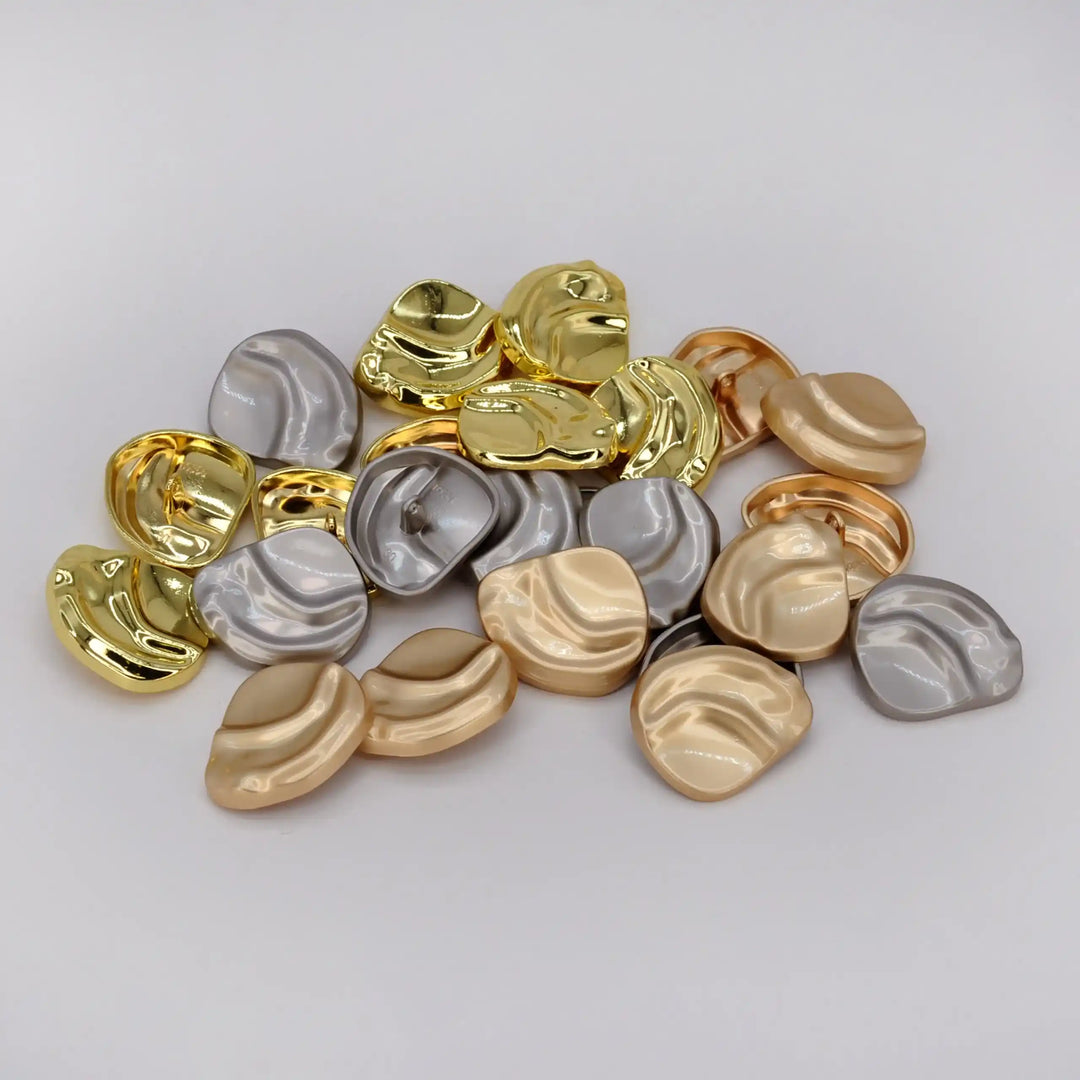 Organic Shape Hammered Button | 15mm(24L), 18mm(28L) & 23mm(36L)