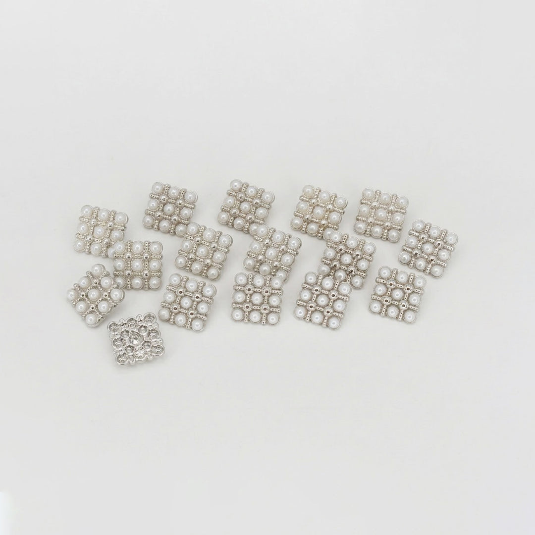 Pearl Square Medallion Button | 15mm(24L), 18mm(28L) & 20mm(32L)