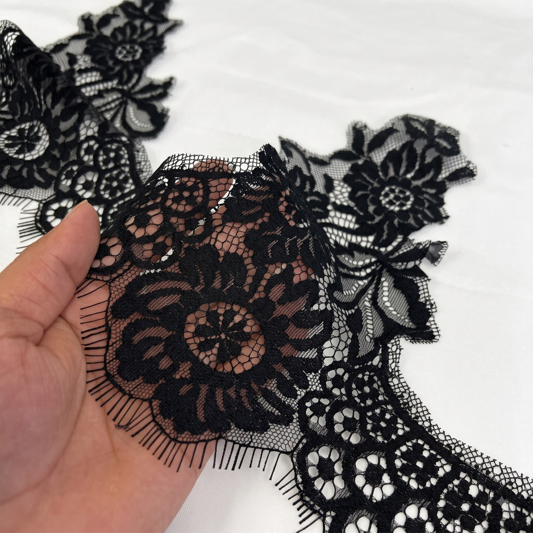 Floral and Foliage Leaf Pattern Chantilly Lace -3 Meters | FEL-3N