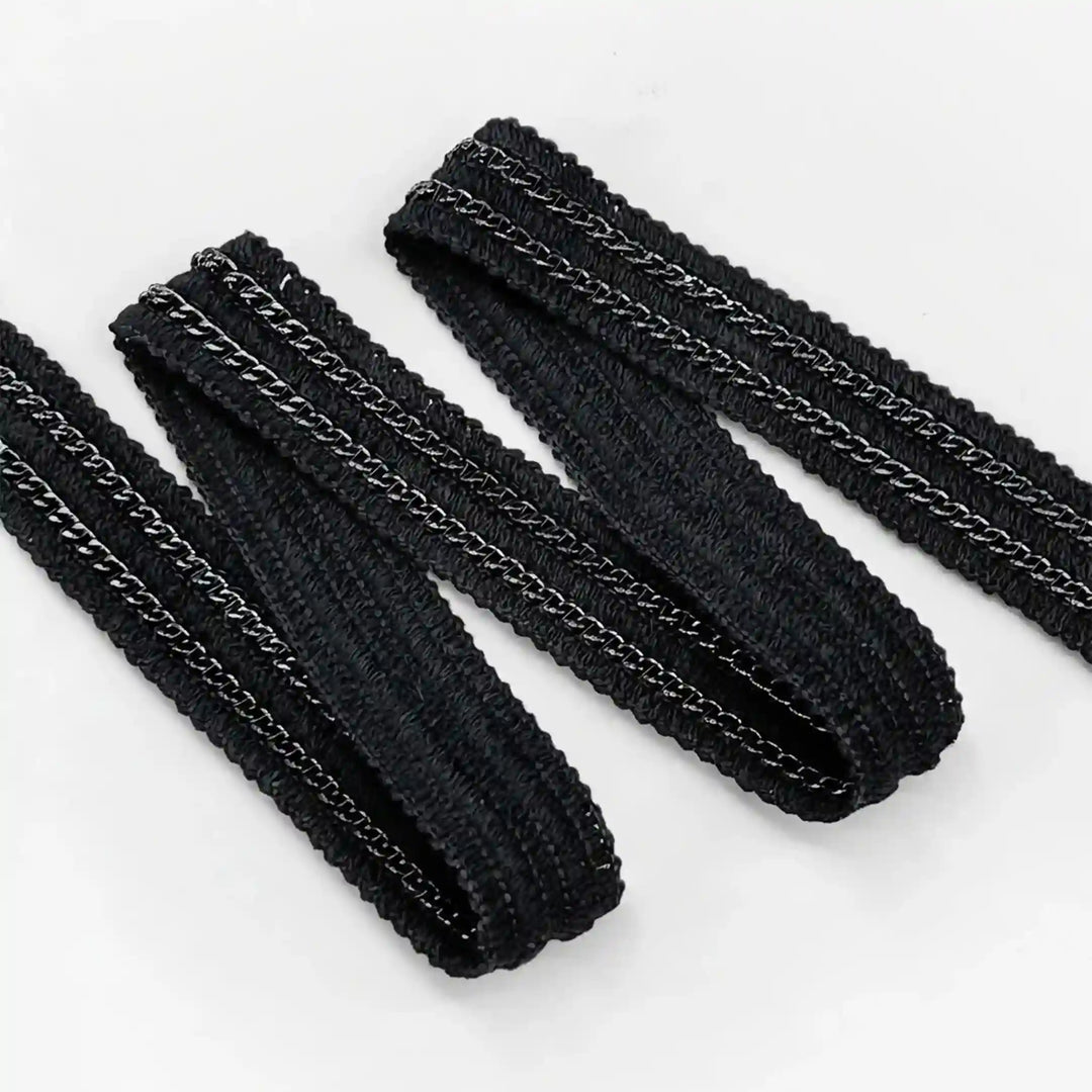 ANI Accessories black chain wali lace with two chain rows folded in a zigzag with white color background 