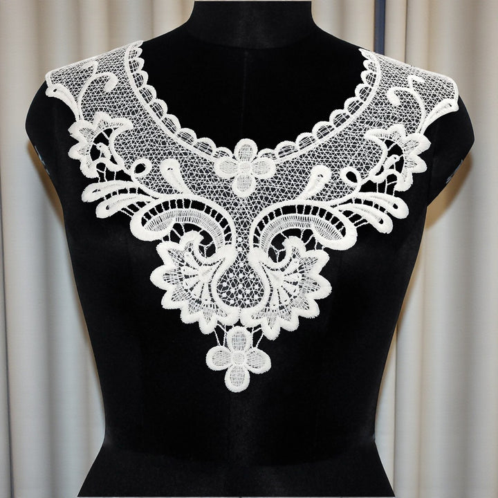 Ornate Detailing Lace Neckline Applique