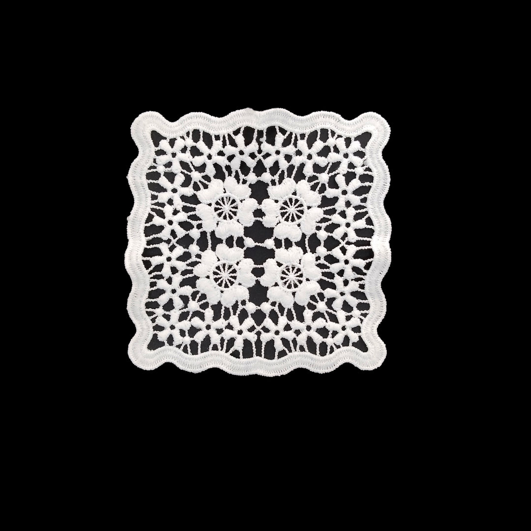 White wavy flower guipure lace patch (spun poly), 4 inch square, front view 